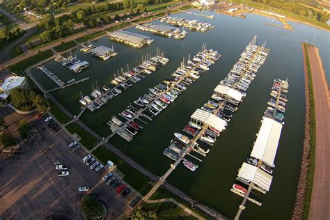 Marina – Lewis & Clark Marina